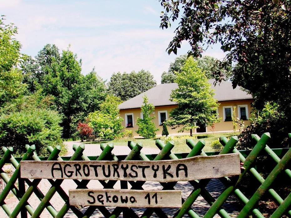 Agroturystyka Pod Modrzewiami Nowy Tomysl Exterior photo